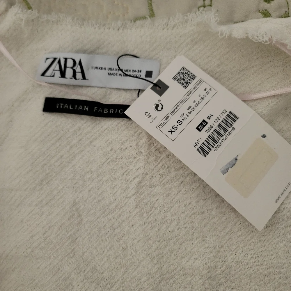 Zara - Shell Poncho - Picture 5 of 11